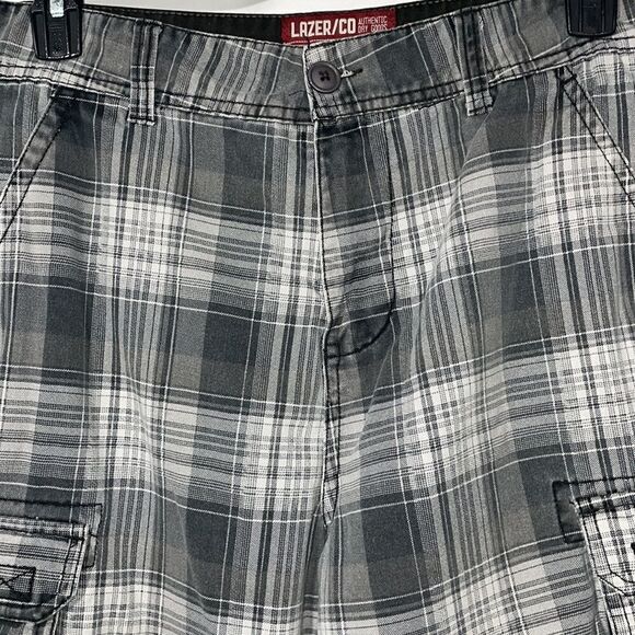 Laser co cargo shorts - Picture 2 of 9